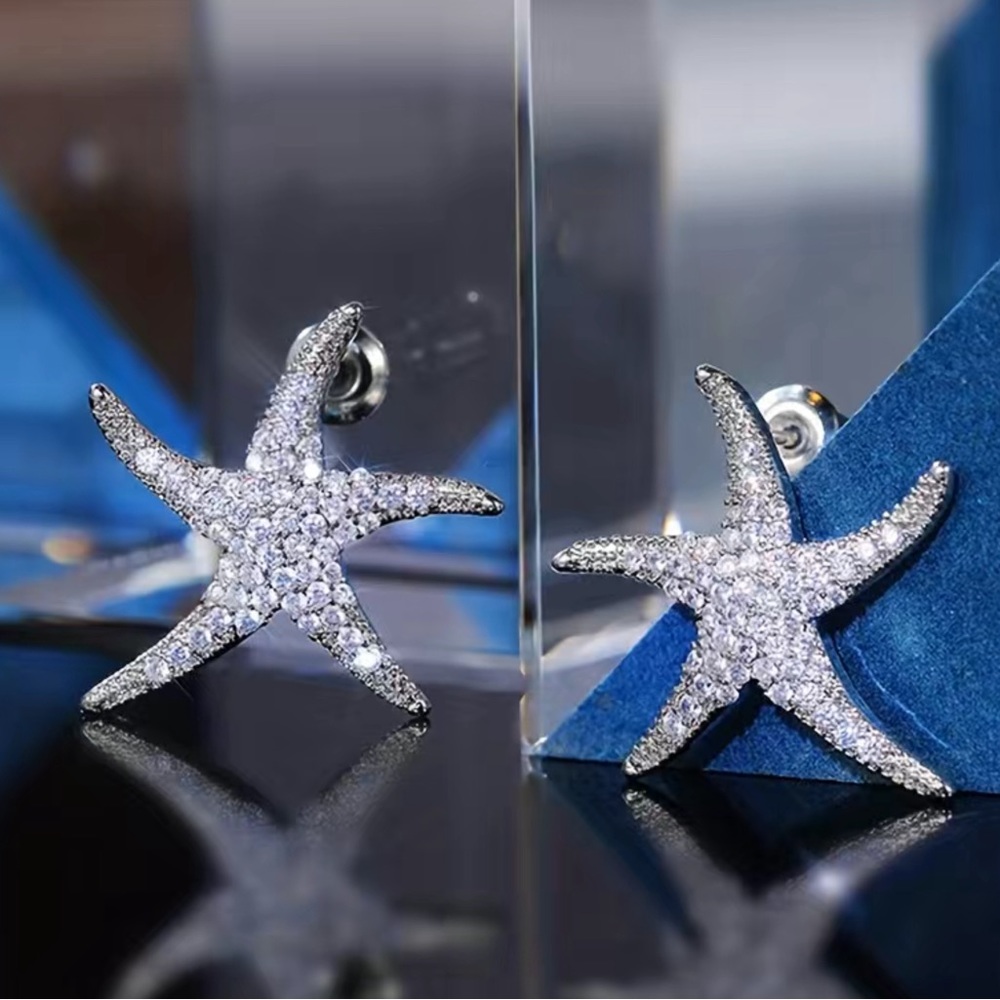 Lovely Starfish Pierced Earrings